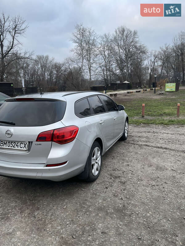 Універсал Opel Astra 2011 в Сумах