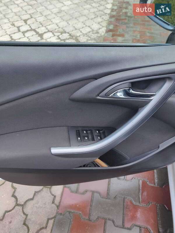 Универсал Opel Astra 2013 в Луцке