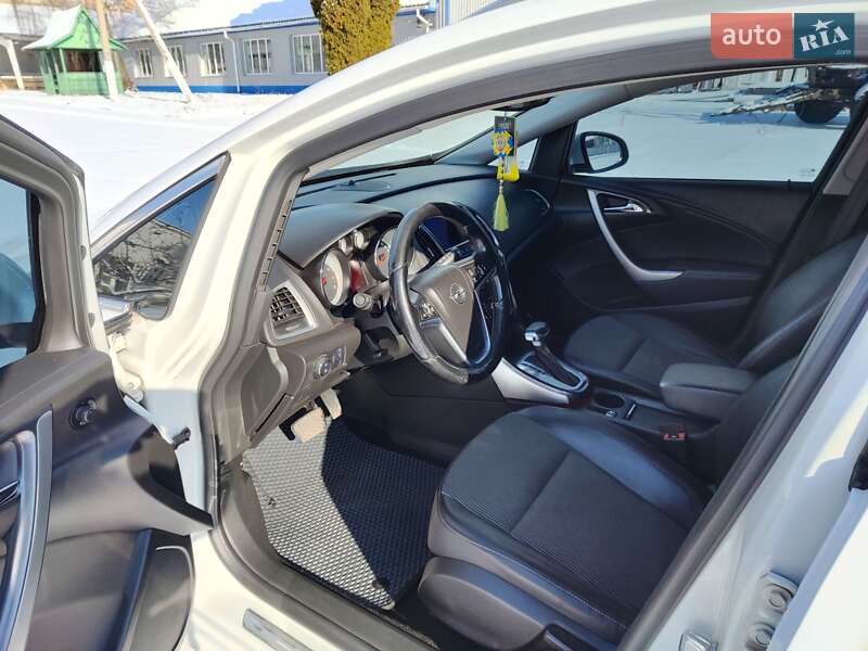 Универсал Opel Astra 2014 в Сумах