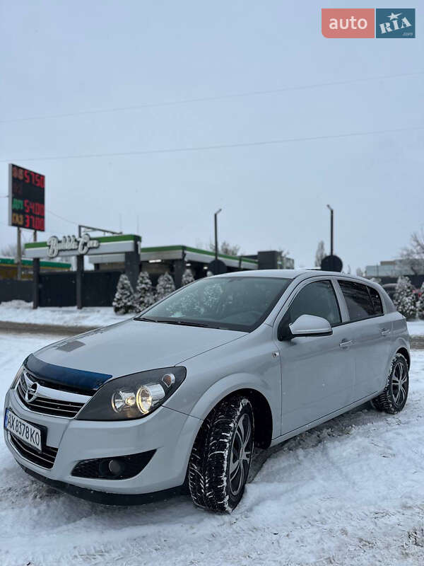 Хетчбек Opel Astra 2012 в Харкові