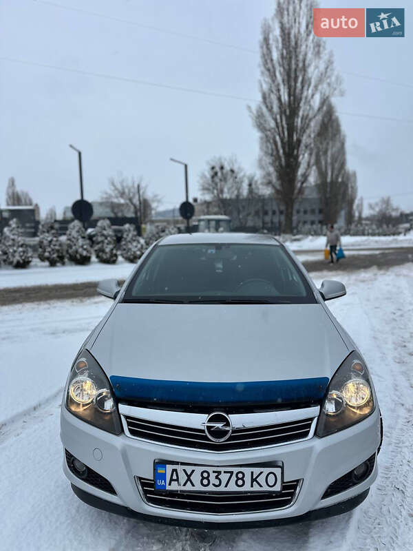 Хетчбек Opel Astra 2012 в Харкові