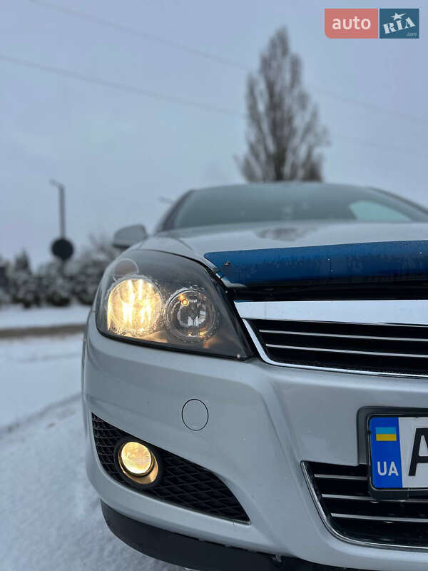 Хетчбек Opel Astra 2012 в Харкові