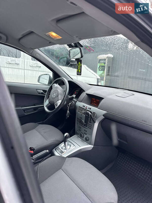 Хетчбек Opel Astra 2012 в Харкові