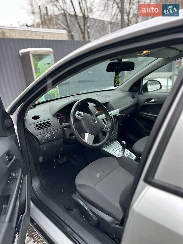 Хетчбек Opel Astra 2012 в Харкові