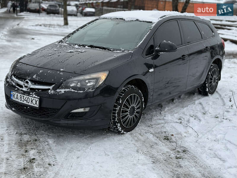 Универсал Opel Astra 2012 в Чернигове