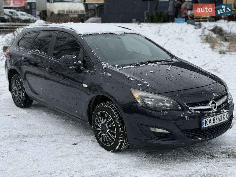 Универсал Opel Astra 2012 в Чернигове