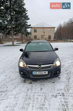 Универсал Opel Astra 2013 в Виннице