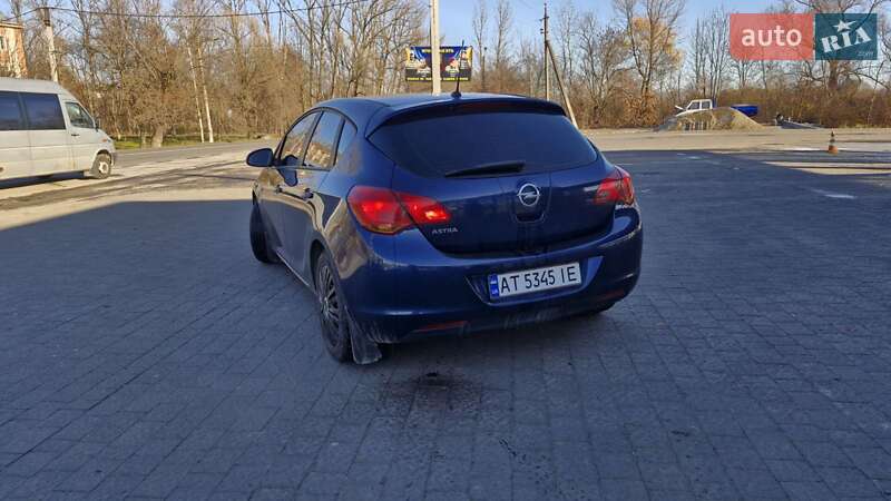 Хетчбек Opel Astra 2010 в Надвірній фото 7 Хетчбек Opel Astra 2010 в Надвірній