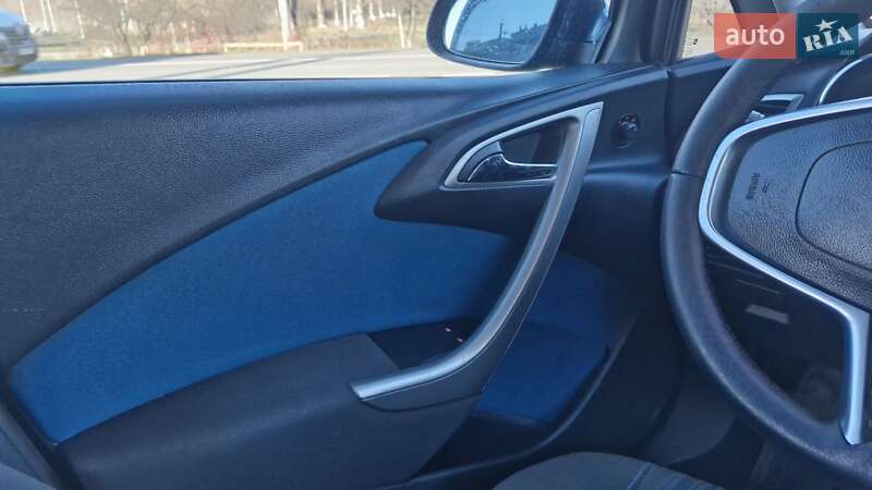 Хетчбек Opel Astra 2010 в Надвірній фото 15 Хетчбек Opel Astra 2010 в Надвірній