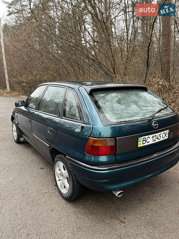Хэтчбек Opel Astra 1997 в Яворове