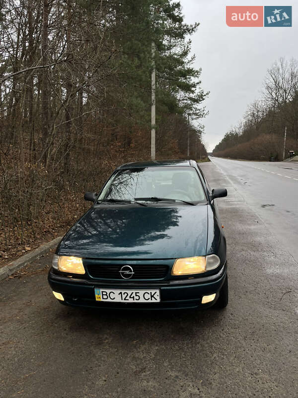 Хэтчбек Opel Astra 1997 в Яворове