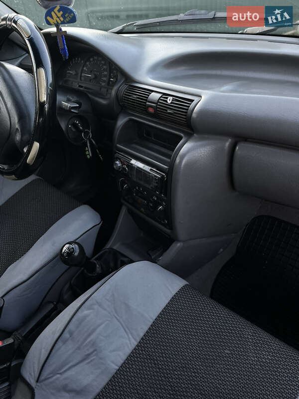 Хэтчбек Opel Astra 1997 в Яворове