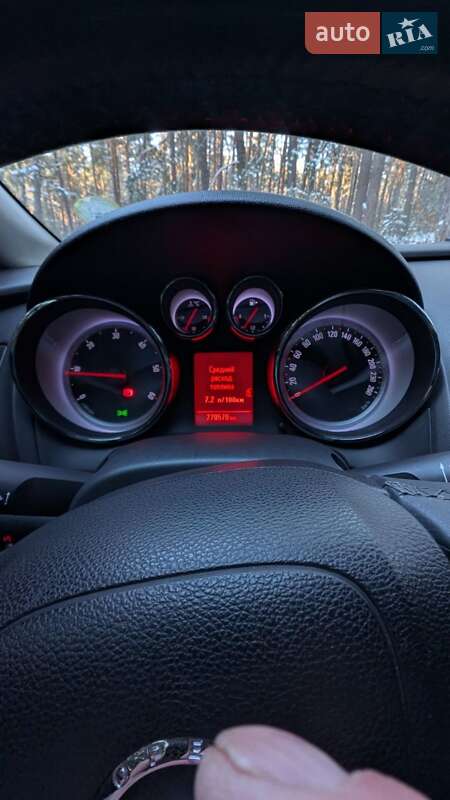 Універсал Opel Astra 2011 в Золочеві