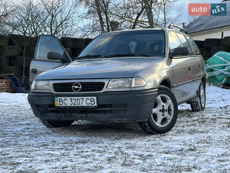 Универсал Opel Astra 1995 в Дрогобыче