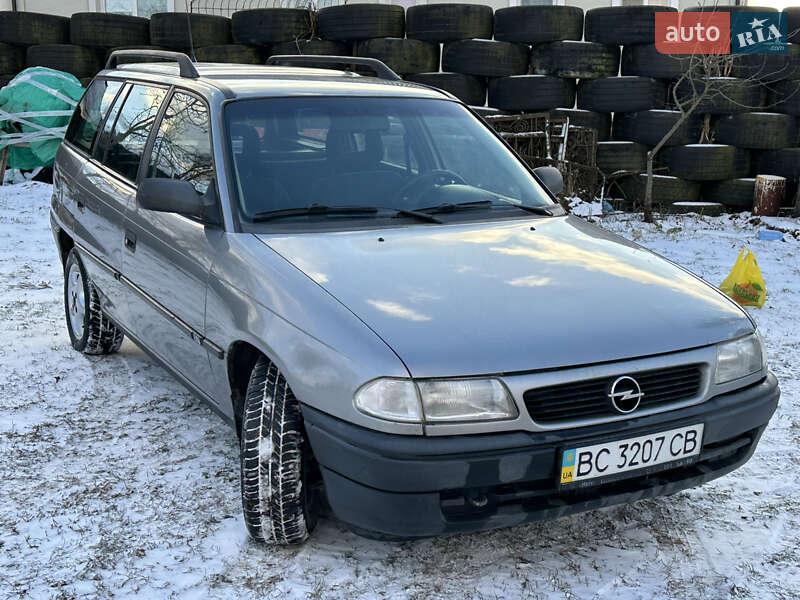 Универсал Opel Astra 1995 в Дрогобыче