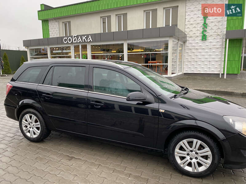 Универсал Opel Astra 2008 в Владимире