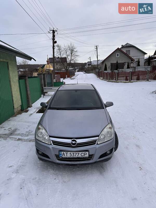 Седан Opel Astra 2008 в Ивано-Франковске