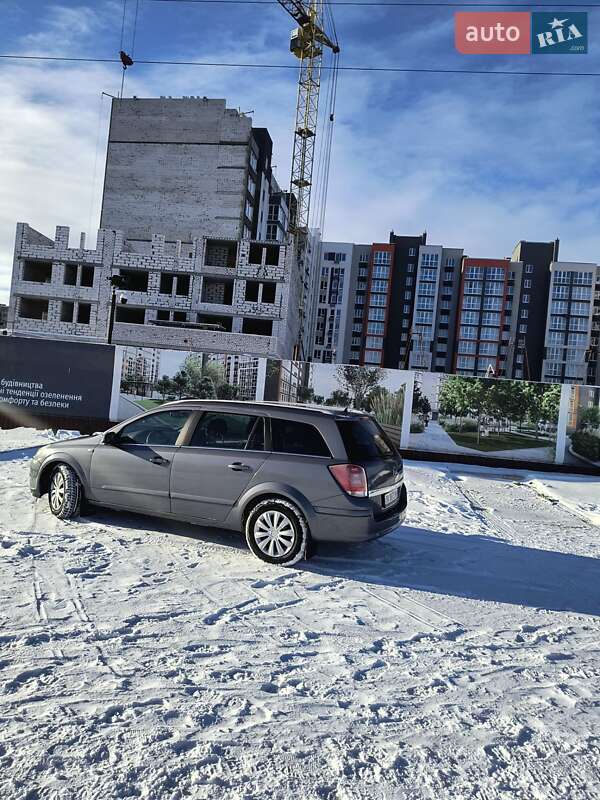 Универсал Opel Astra 2004 в Чернигове