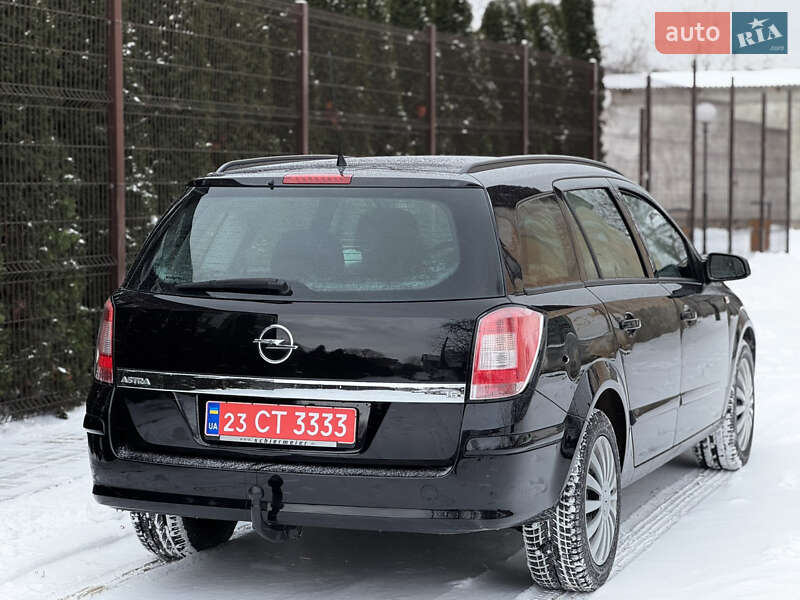 Универсал Opel Astra 2008 в Староконстантинове