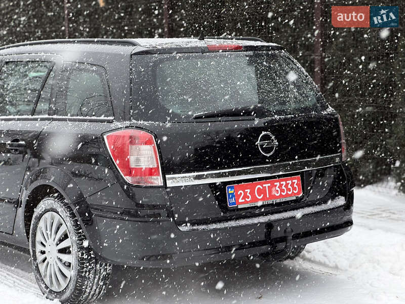 Универсал Opel Astra 2008 в Староконстантинове