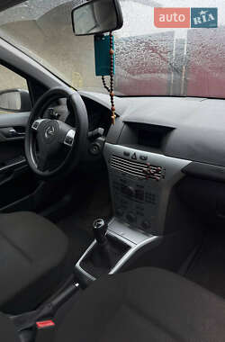 Універсал Opel Astra 2009 в Львові