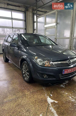 Универсал Opel Astra 2010 в Луцке