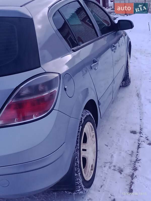 Хэтчбек Opel Astra 2007 в Смеле