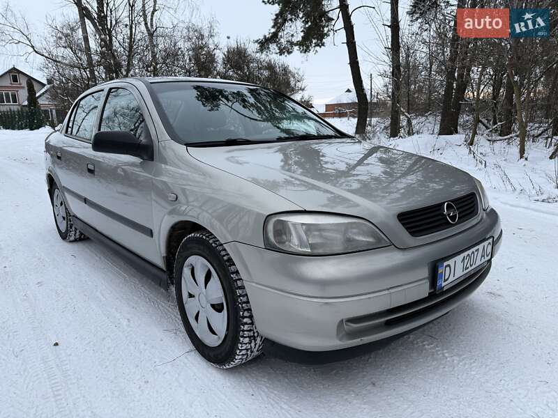 Седан Opel Astra 2007 в Ахтырке