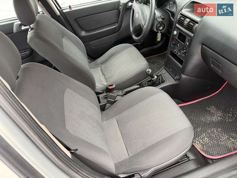 Седан Opel Astra 2007 в Ахтырке