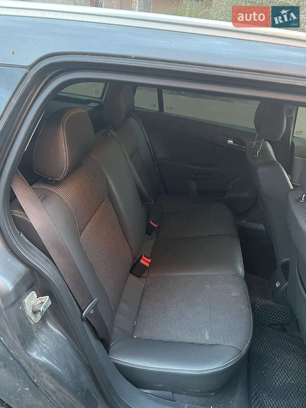 Универсал Opel Astra 2009 в Шепетовке