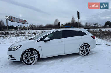 Універсал Opel Astra 2016 в Новояворівську