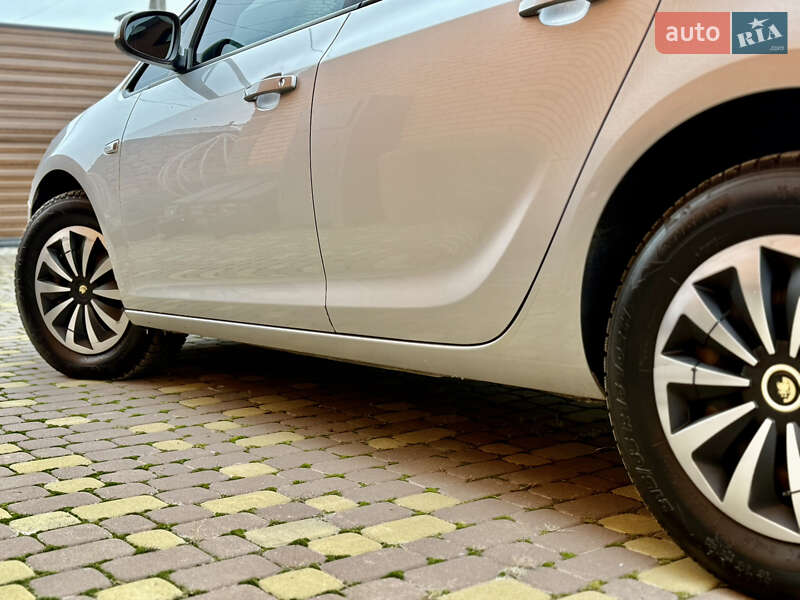 Универсал Opel Astra 2012 в Радомышле фото 14 Универсал Opel Astra 2012 в Радомышле