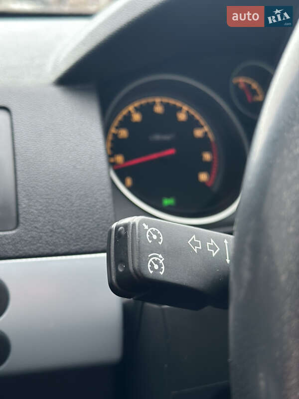 Универсал Opel Astra 2006 в Полтаве