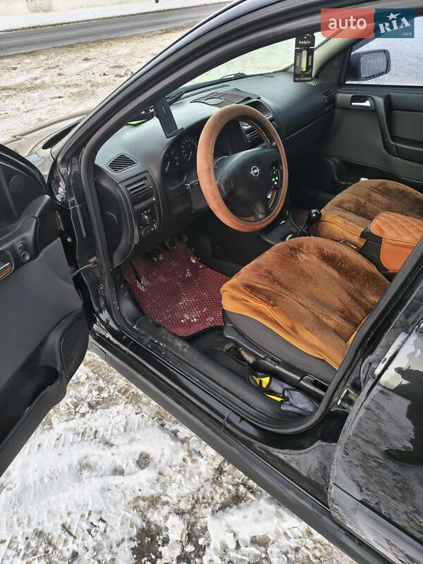 Седан Opel Astra 2007 в Хоросткові