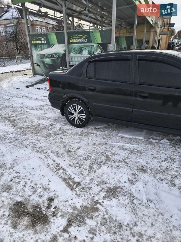 Седан Opel Astra 2007 в Хоросткові