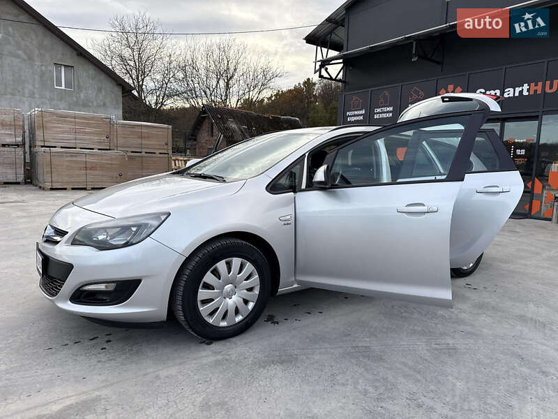 Универсал Opel Astra 2013 в Тернополе