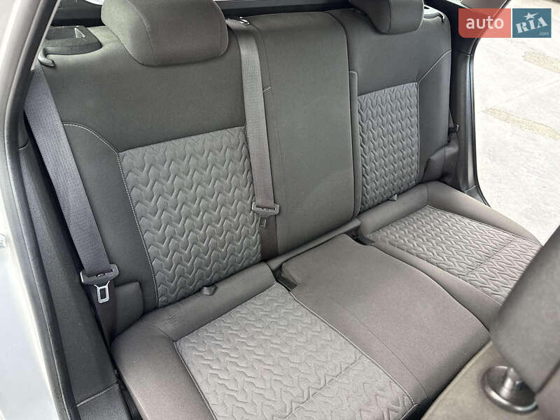 Универсал Opel Astra 2013 в Тернополе