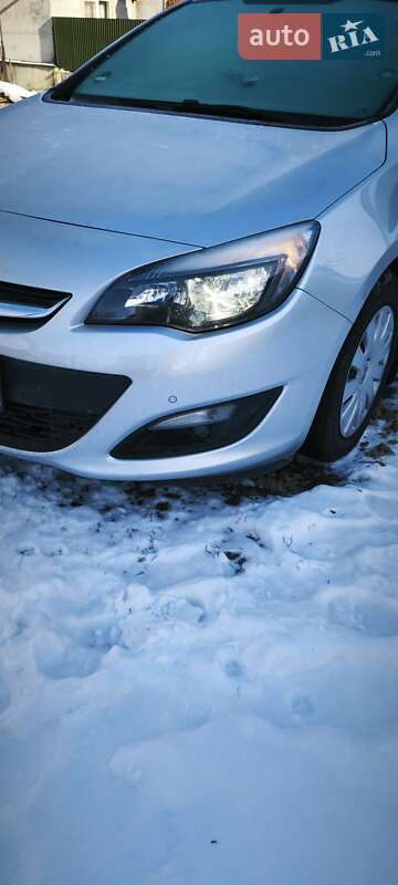 Універсал Opel Astra 2014 в Миколаєві