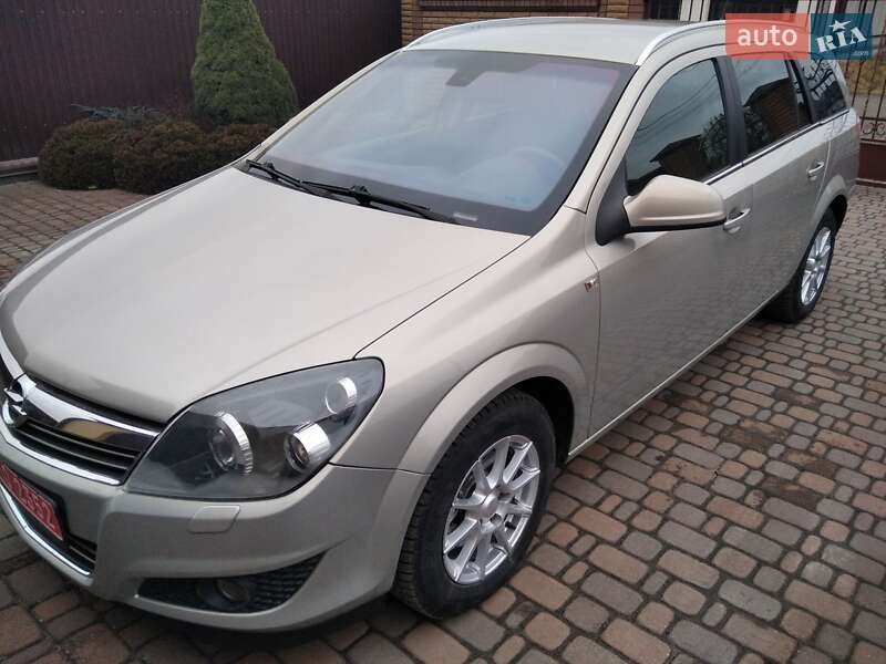 Універсал Opel Astra 2010 в Ковелі