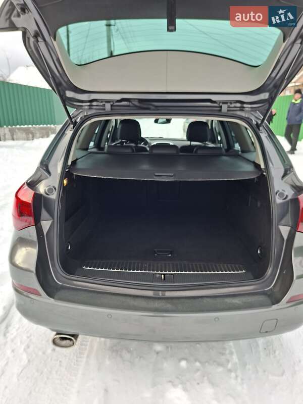 Універсал Opel Astra 2011 в Смілі