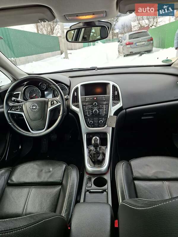 Універсал Opel Astra 2011 в Смілі