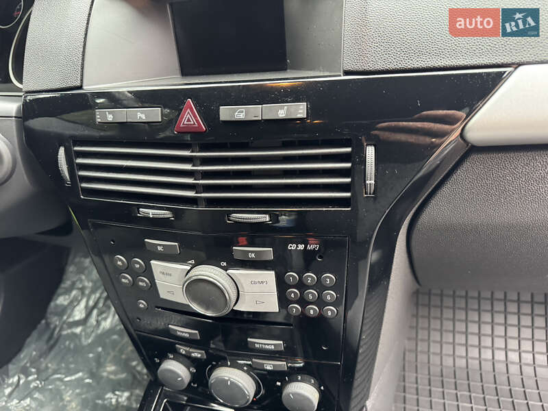 Універсал Opel Astra 2010 в Ніжині