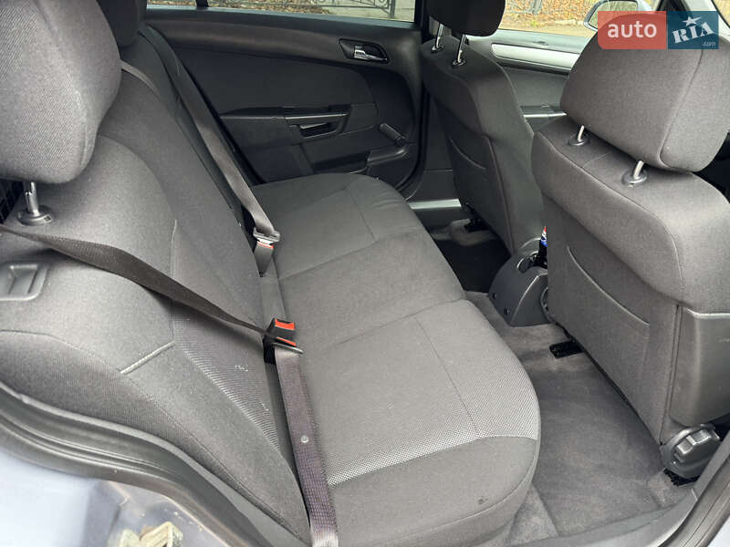 Універсал Opel Astra 2010 в Ніжині