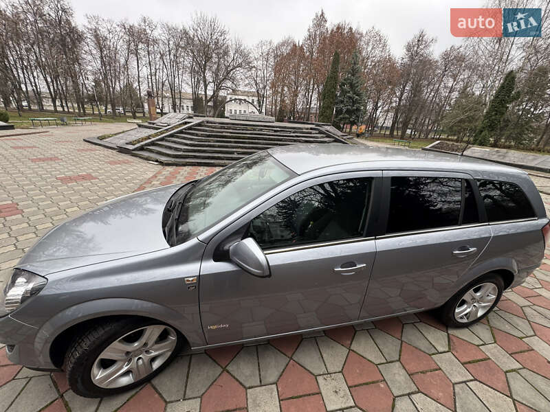 Універсал Opel Astra 2010 в Ніжині