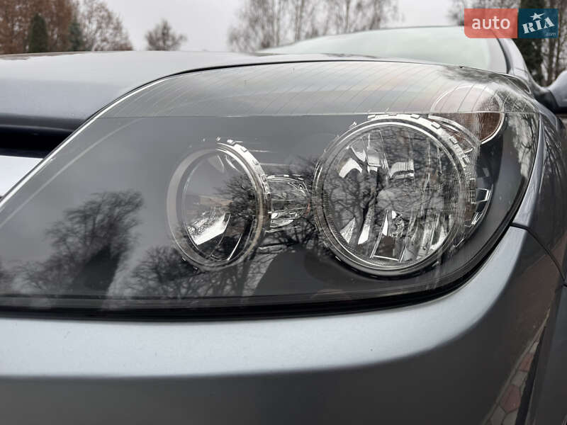 Універсал Opel Astra 2010 в Ніжині