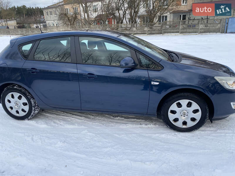 Хетчбек Opel Astra 2010 в Клевані