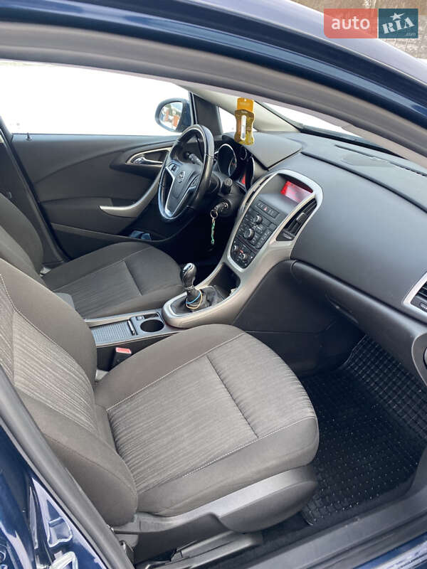 Хетчбек Opel Astra 2010 в Клевані