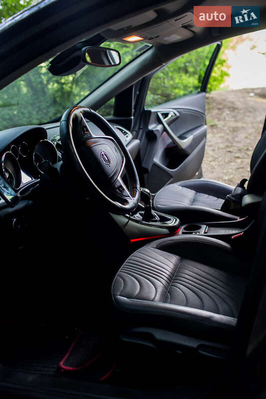 Універсал Opel Astra 2012 в Львові