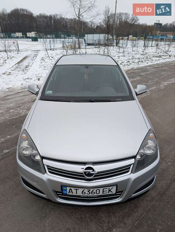 Хетчбек Opel Astra 2010 в Івано-Франківську фото 8 Хетчбек Opel Astra 2010 в Івано-Франківську