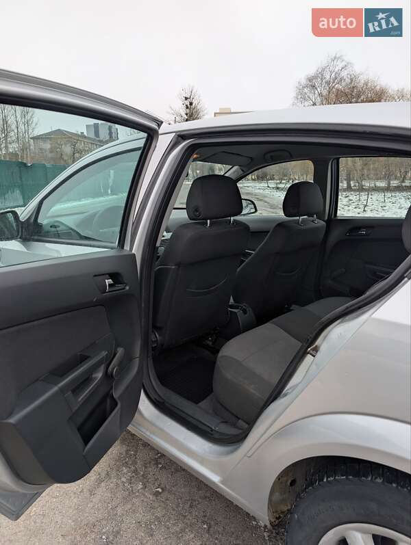 Хетчбек Opel Astra 2010 в Івано-Франківську фото 15 Хетчбек Opel Astra 2010 в Івано-Франківську